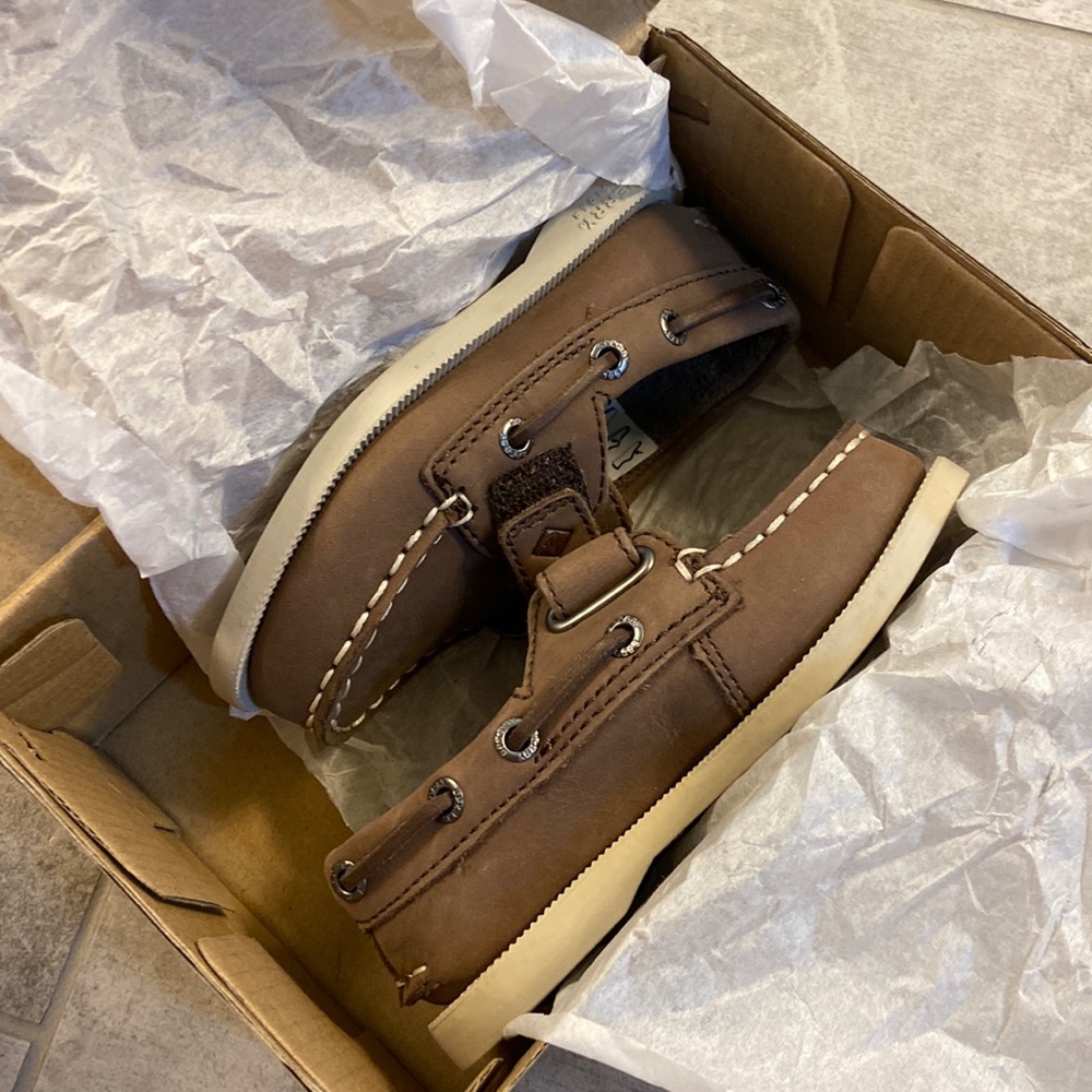 New Sperry Size 5.5 Brown Shoes